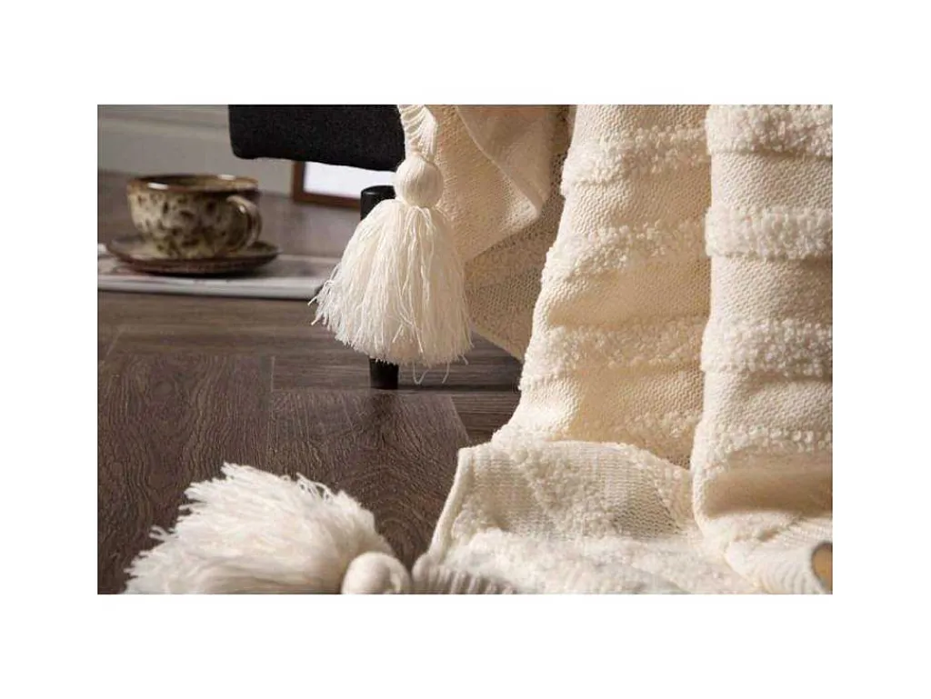 Katlyn Plaid 170X130Cm Offwhite.-Venture Home Best